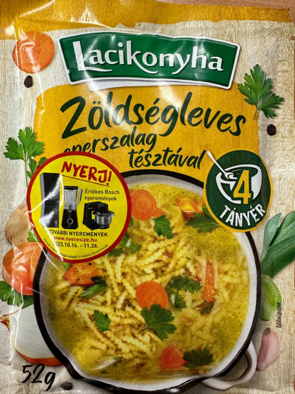 Lacikonyha Zöldségleves eperszalag tésztával 52 g /4 tányér/